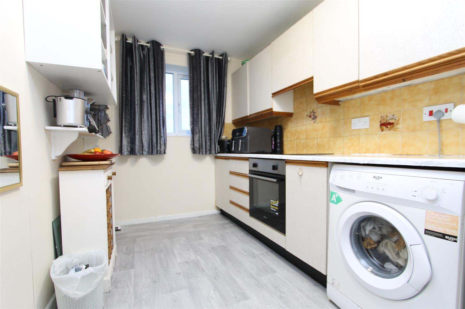 2 bed property in St Cecilia Close, Kidderminster
